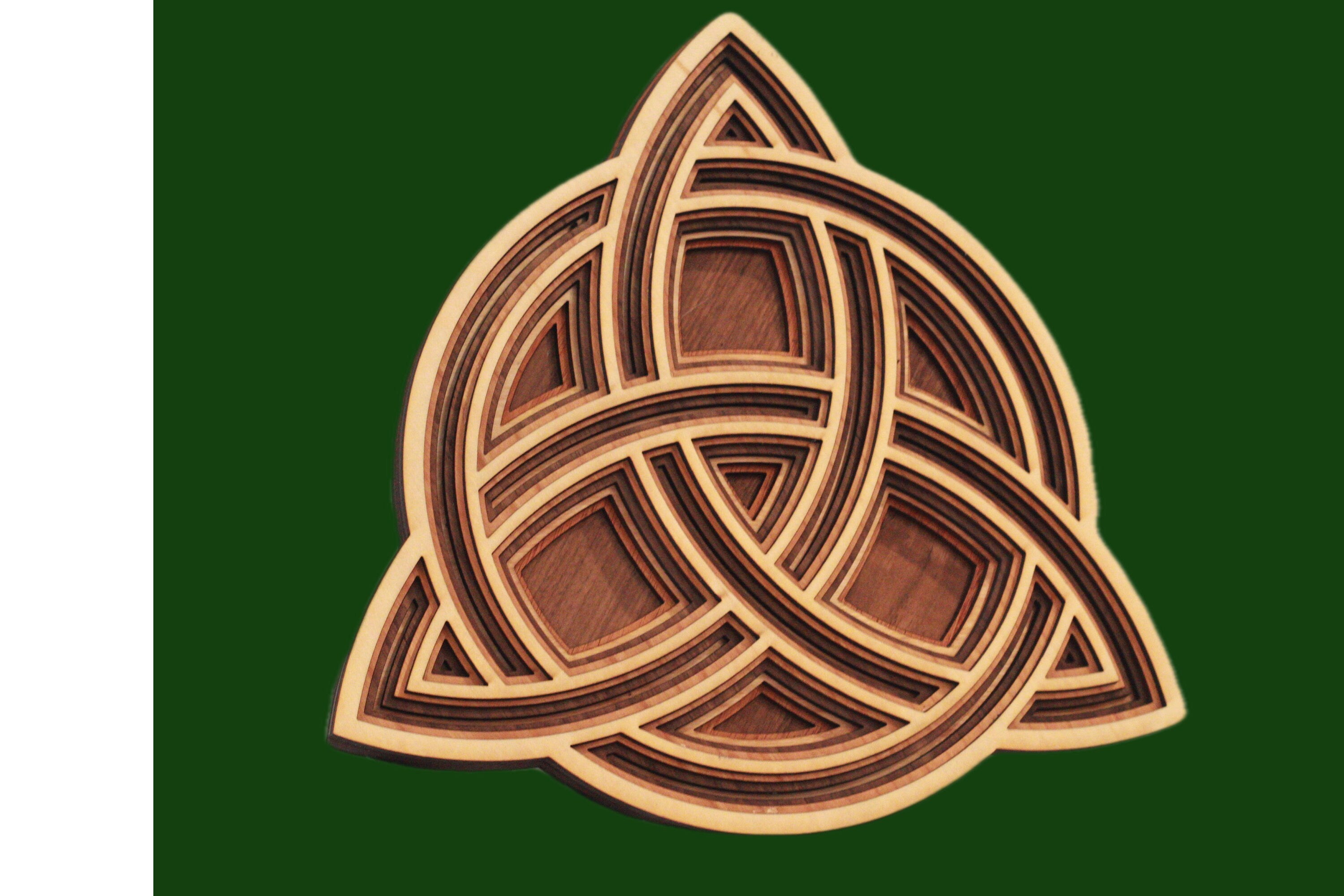 Irish Trinity Knot Wood Wall Décor