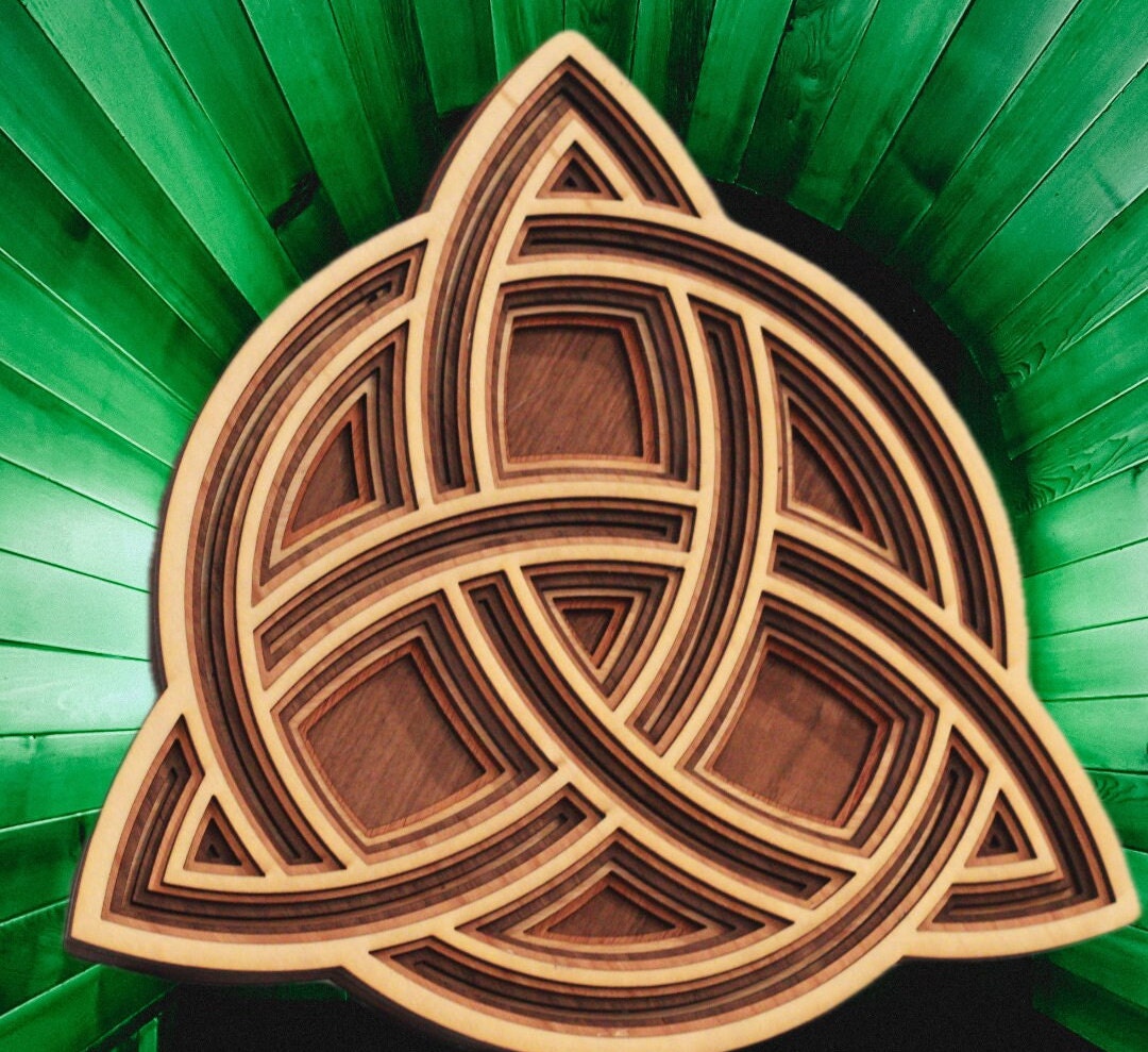Irish Trinity Knot Wood Wall Décor